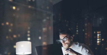 Es más productivo el autónomo que madruga o el que se queda hasta tarde