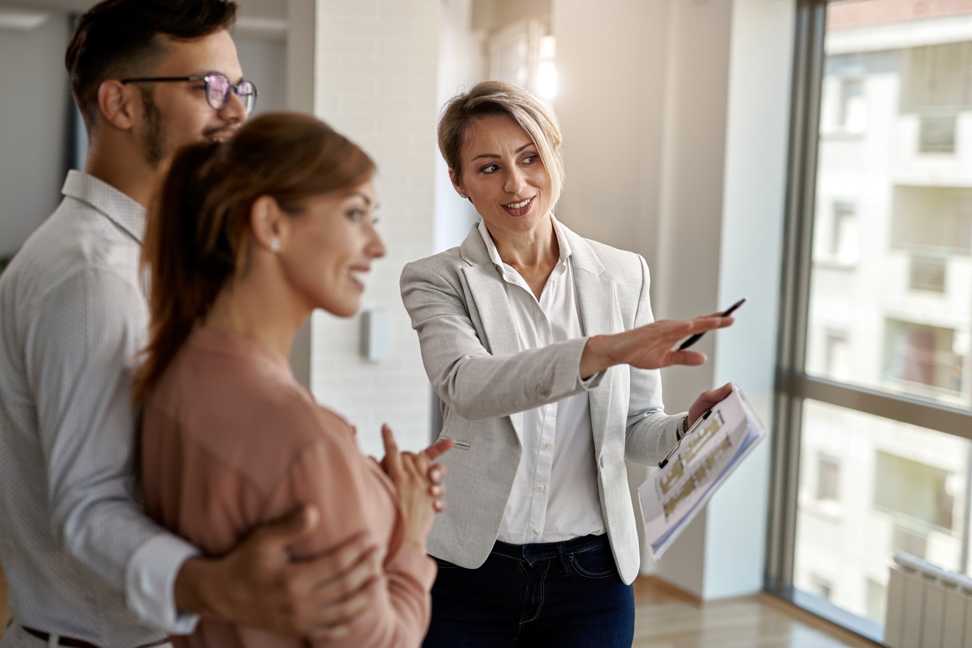 Cómo factura un agente inmobiliario